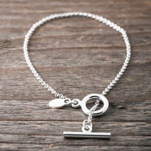 Faith Armband Liten T-bar