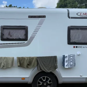 Tvättlina med sugkoppar